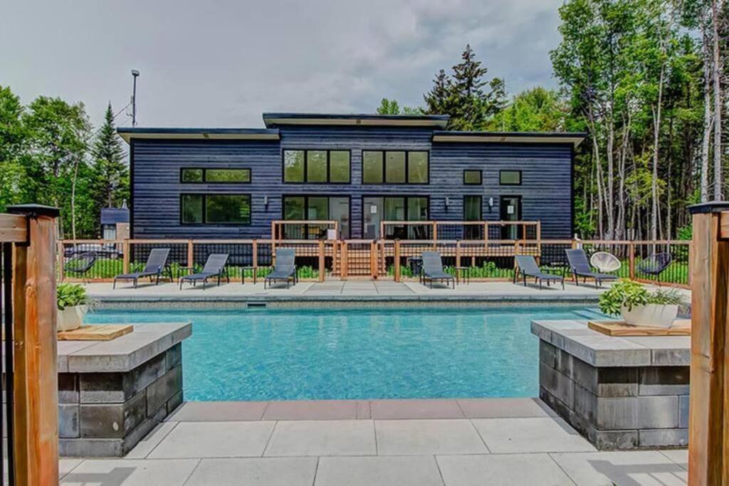 Nouveau - Chalet Moderne - Spa, Piscine & Sauna! Pont-Rouge Eksteriør bilde